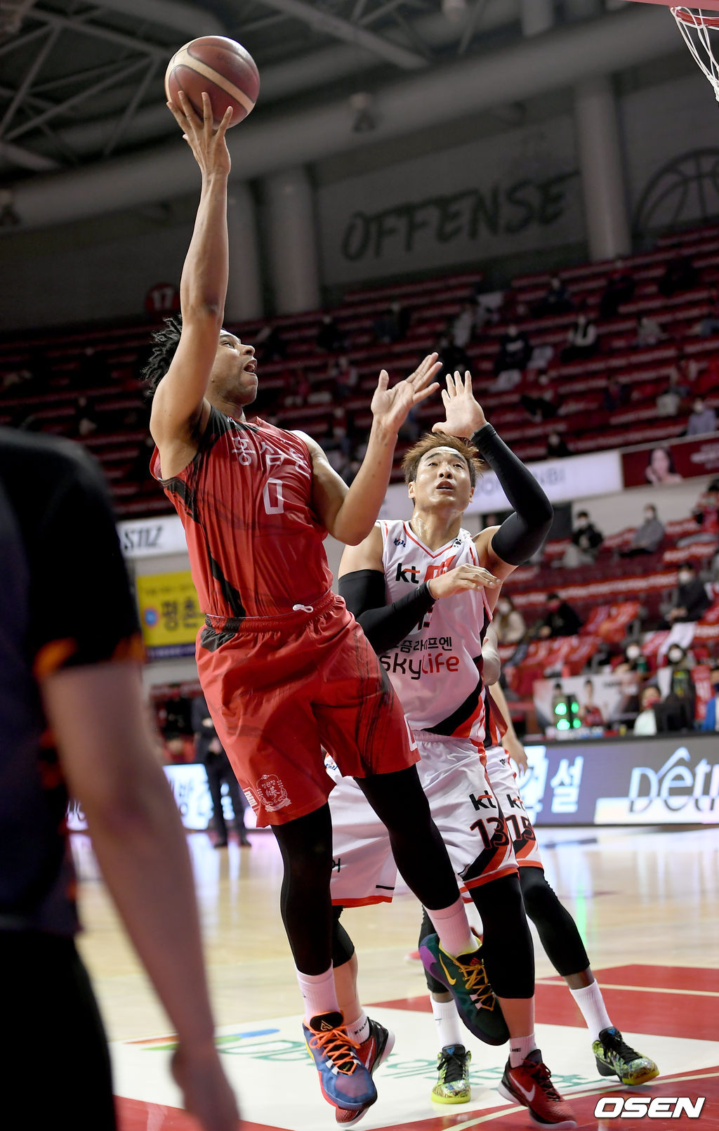 2쿼터 KGC 제라드 설린저가 점프슛을 시도하고 있다. /ksl0919@osen.co.kr 
