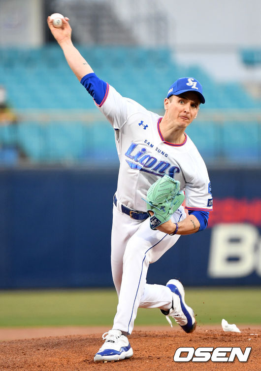 1회초 무사에서 삼성 선발투수 뷰캐넌이 역투하고 있다. /sunday@osen.co.kr