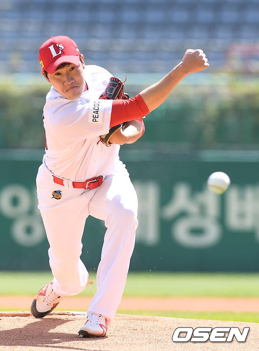 1회초 SSG 박종훈이 역투하고 있다./youngrae@osen.co.kr 