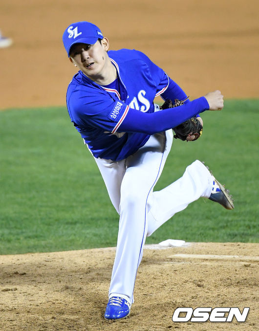 7일 서울 잠실야구장에서 ’2021 신한은행 SOL KBO 리그' 두산 베어스와 삼성 라이온즈의 경기가 열렸다.6회말 삼성 김대우가 역투하고 있다. /sunday@osen.co.kr