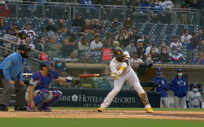 [사진] 4회 포수 타격 방해 판정을 받은 프로파의 스윙 /MLB TV 중계화면