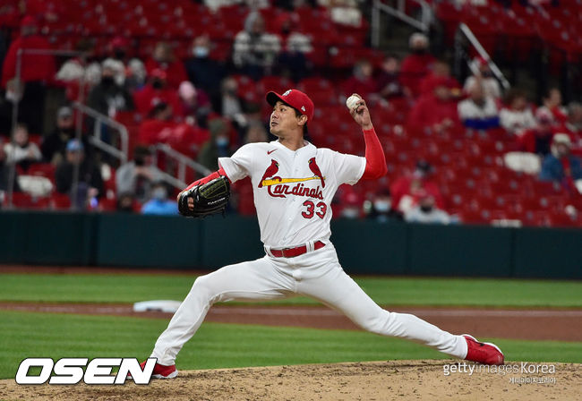 [사진] 세인트루이스의 김광현이 24일(한국시간) 부시스타디움에서 벌어진 신시내티와의 경기에서 힘차게 공을 던지고 있다.ⓒGettyimages(무단전재 및 재배포 금지)