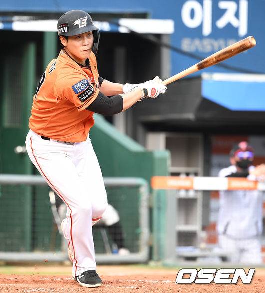4회초 무사 만루 상황 한화 김민하가 달아나는 2타점 2루타를 날리고 있다. / dreamer@osen.co.kr