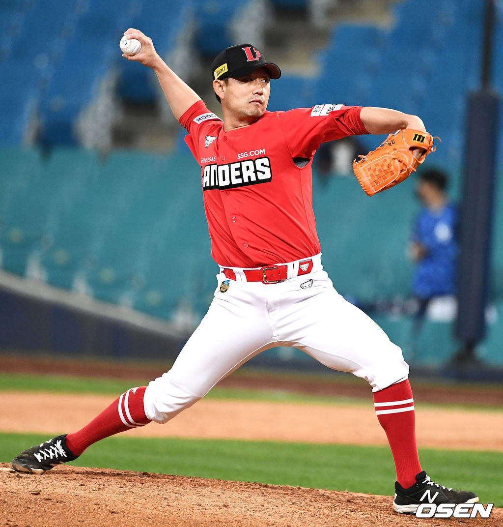 SSG 투수 김상수가 힘차게 공을 뿌리고 있다. / dreamer@osen.co.kr