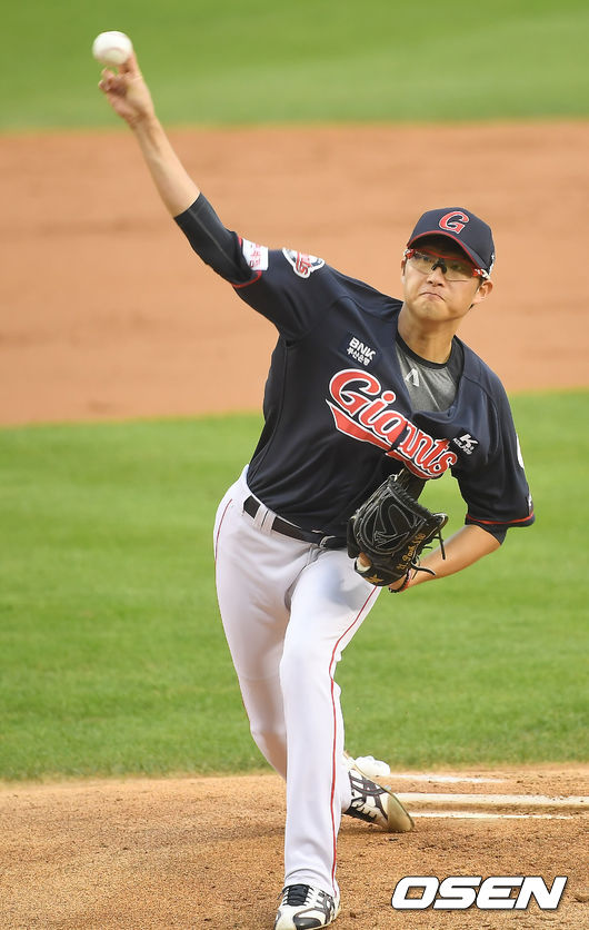 1회말 롯데 박세웅이 역투하고 있다. /youngrae@osen.co.kr