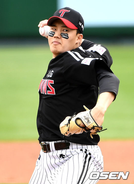 LG 선발 임찬규가 힘차게 공을 뿌리고 있다. / dreamer@osen.co.kr