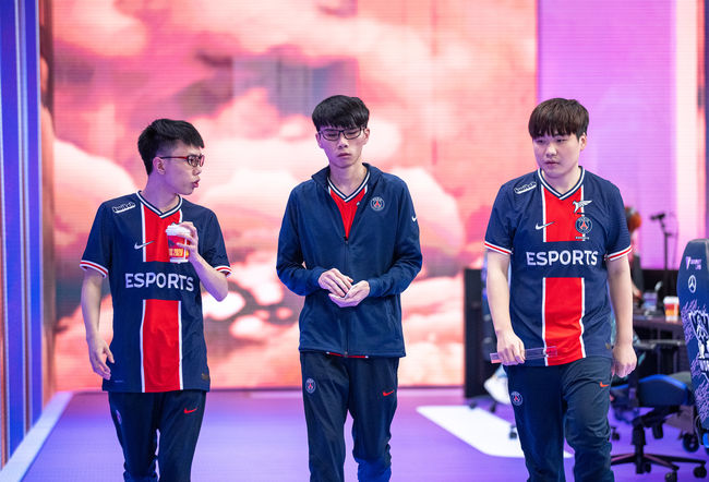 PSG 탈론 원거리 딜러 '유니파이드'(가운데). /라이엇 게임즈 플리커.