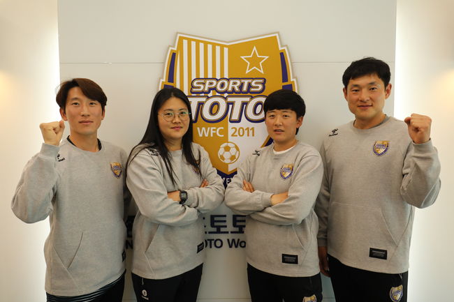 안정혁코치, 이은미트레이너, 강민정코치, 김병곤코치(좌측부터)