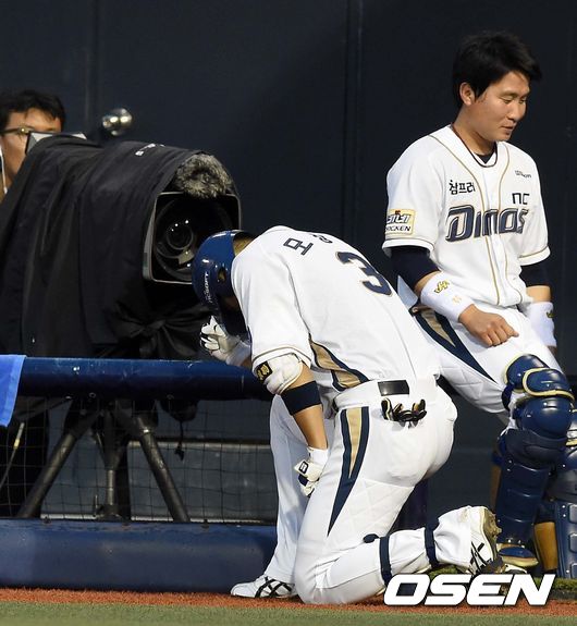 인천에서 마산으로 이동하게 되어 이동거리가 긴 두산, 롯데와의 3연전 내내 접전을 펼친 NC 모두 팀 전체의 피로도는 높을 것으로 보인다. 상대적으로 이전 경기에서 체력 소모가 없었던 선발투수들의 대결에 의해 승부가 갈릴 공산이 크다./dreamer@osen.co.kr