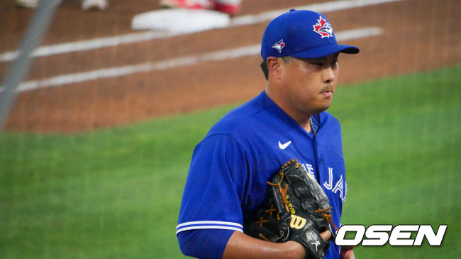 [OSEN=더니든(미 플로리다주), 이사부 통신원] 토론토 류현진이 교체되며 마운드를 내려가고 있다  / lsboo@osen.co.kr