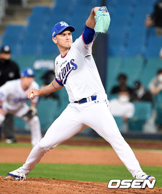 21일 오후 대구 삼성라이온즈파크에서 ‘2021 신한은행 SOL KBO리그’ 삼성 라이온즈와 SSG 랜더스의 경기가 열렸다.6회초 SSG 타선을 상대로 삼성 선발 뷰캐넌이 힘차게 공을 뿌리고 있다. / dreamer@osen.co.kr