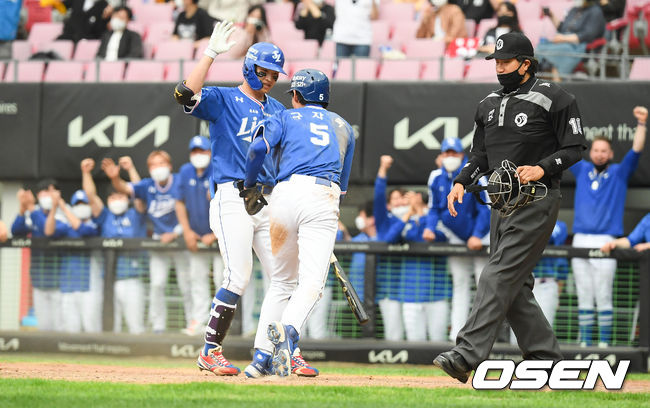 9회초 2사 만루 박해민의 만루 폭투때 3루 주자 구자욱이 역전 득점 성공하고 있다. / soul1014@osen.co.kr