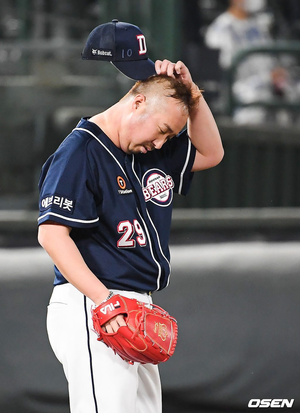 두산 선발투수 유희관이 아쉬워하고 있다. / soul1014@osen.co.kr