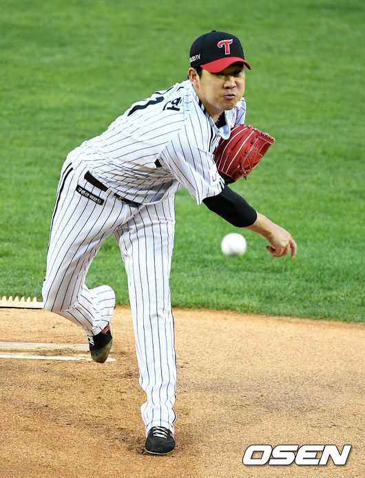 1회초 LG 정찬헌이 역투하고 있다. /jpnews@osen.co.kr