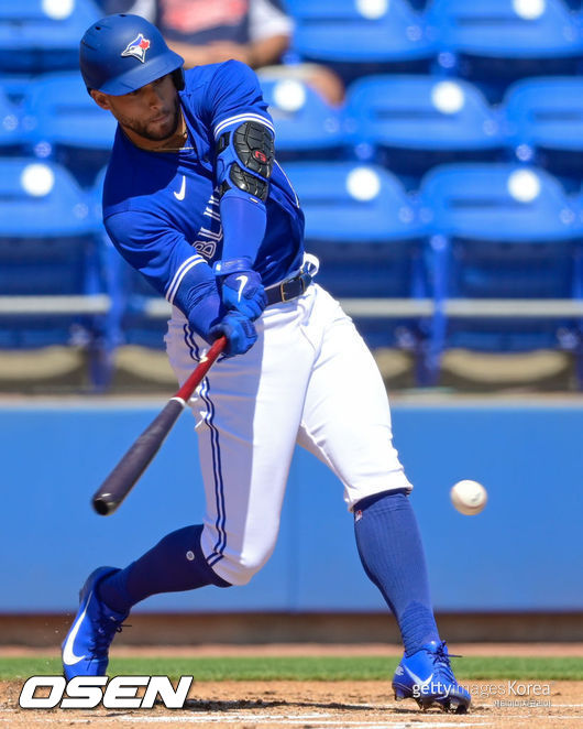 [사진] 시범경기에서 타격을 하고 있는 토론토의 조지 스프링어. ⓒGettyimages(무단전재 및 재배포 금지)