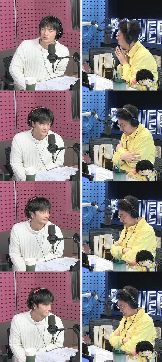 보이는 라디오 화면