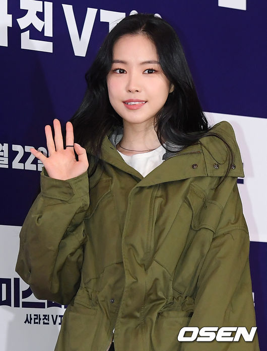 13일 오후 서울 강남구 메가박스 코엑스에서 영화 ‘미스터 주: 사라진VIP(감독 김태윤)’ VIP 시사회 포토월 행사가 열렸다.그룹 에이핑크 손나은이 포즈를 취하고 있다. /cej@osen.co.kr