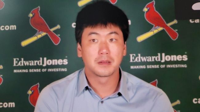 [사진] 세인트루이스의 김광현이 30일(한국시간) 필라델피아와의 경기에서 선발 등판을 마친 뒤 화상 인터뷰를 하고 있다. <세인트루이스 카디널스 구단 제공 영상 캡처>