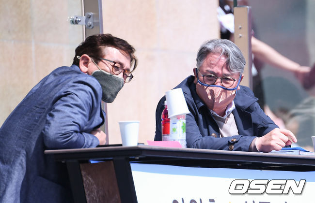 야구대표팀 김경문 감독과 최일언 코치가 찾아 관전하고 있다. / soul1014@osen.co.kr