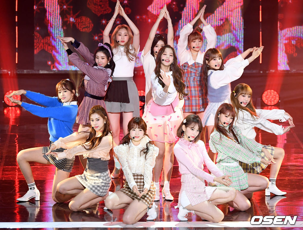 13일 오후 서울 마포구 상암동 SBS 프리즘타워 오디토리움서 진행된 SBS MTV '더 쇼' 생방송에서, 아이즈원 (IZ*ONE)이 화려한 무대를 선보이고 있다. / rumi@osen.co.kr