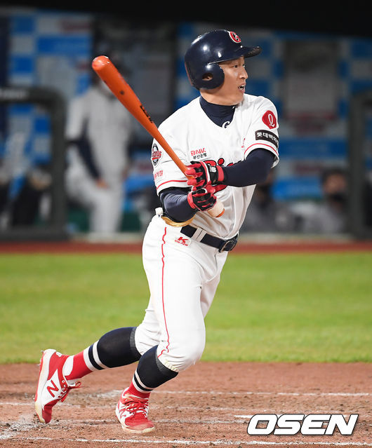 롯데 손아섭이 안타를 날리고 있다/ soul1014@osen.co.kr