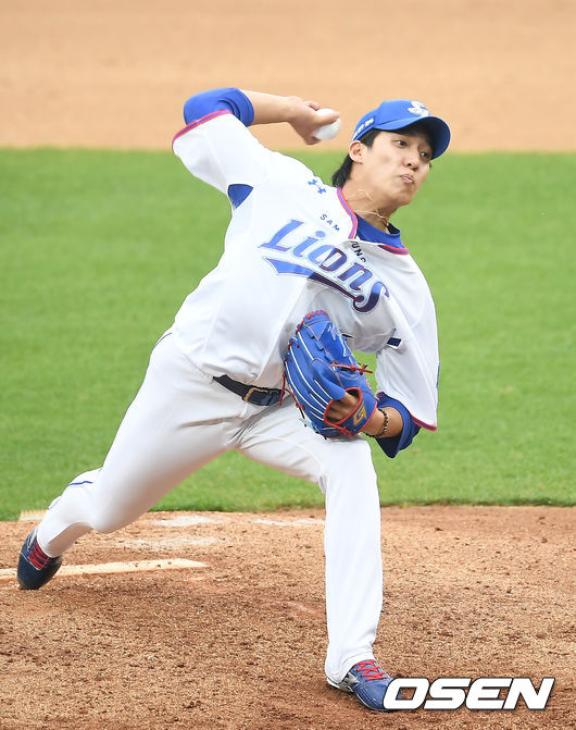 5일 오후 대구 삼성라이온즈파크에서 '2020 신한은행 SOL KBO리그' 개막전 삼성 라이온즈와 NC 다이노스의 경기가 열렸다.9회초 삼성 원태인이 역투하고 있다. /youngrae@osen.co.kr