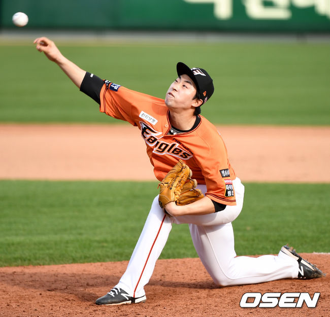 7회초 마운드에 오른 한화 투수 배동현이 힘차게 공을 뿌리고 있다. / dreamer@osen.co.kr