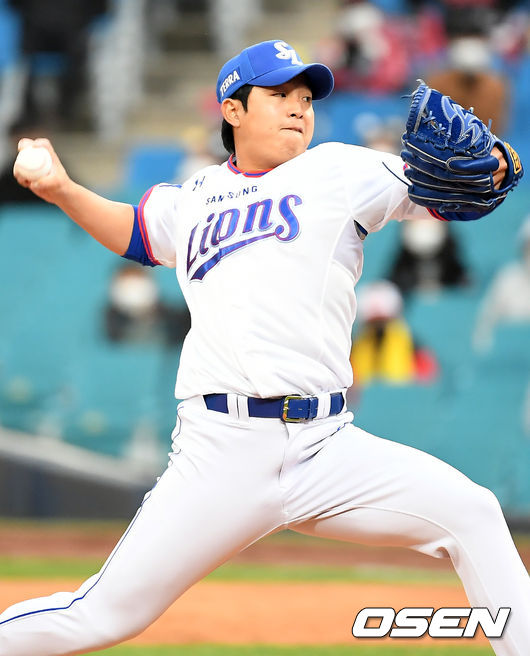 1일 오후 대구 삼성라이온즈파크에서 ‘2021 신한은행 SOL KBO리그’ 삼성 라이온즈와 LG 트윈스의 경기가 열렸다. 2회초 1사 1, 3루 삼성 양창섭이 마운드에 올라 힘차게 공을 뿌리고 있다./ksl0919@osen.co.kr