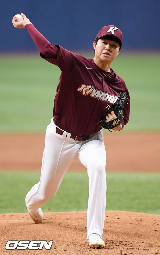 키움 김정인 마운드 위에서 힘차게 공을 뿌리고 있다. /rumi@osen.co.kr
