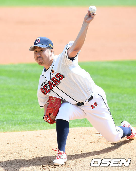두산 선발 유희관이 마운드 위에서 힘차게 공을 뿌리고 있다. / rumi@osen.co.kr