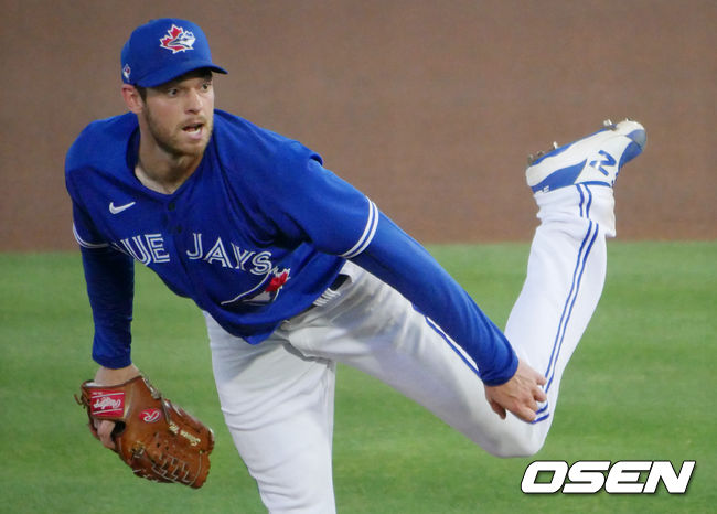 [OSEN=더니든(미 플로리다주), 이사부 통신원]토론토 선발 스티븐 마츠가 역투하고 있다. /lsboo@osen.co.kr