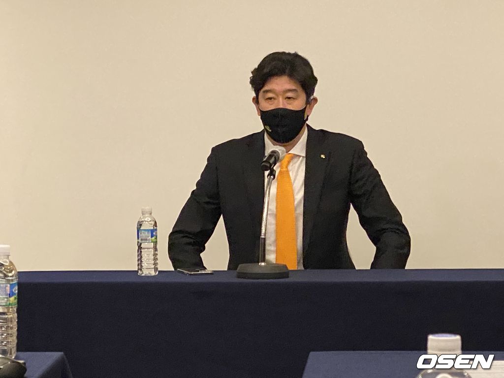 KB손해보험 후인정 감독. /fpdlsl72556@osen.co.kr