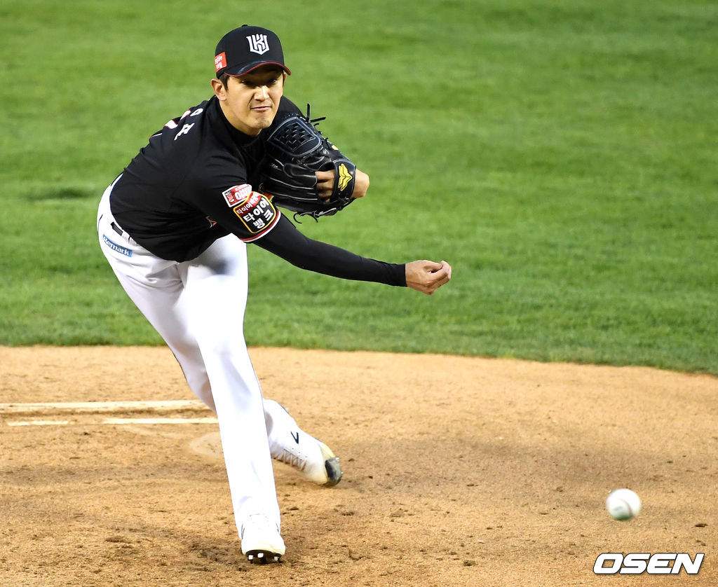 KT 선발 고영표가 힘차게 공을 뿌리고 있다. / dreamer@osen.co.kr