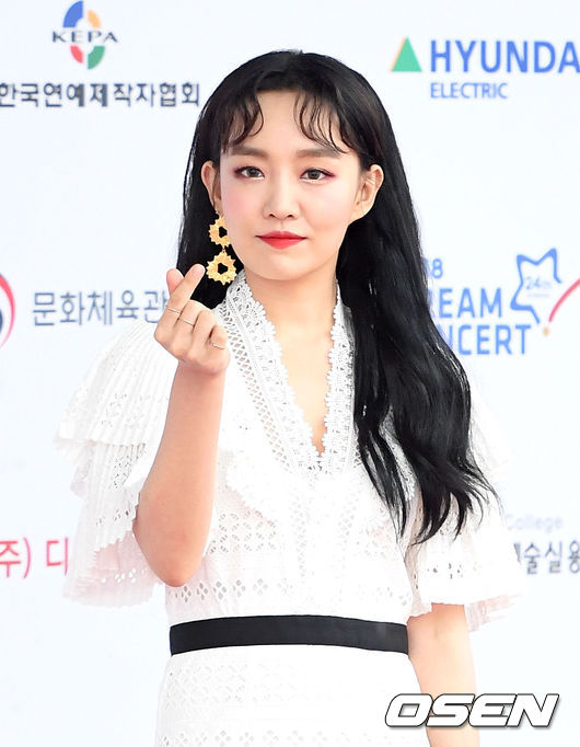 걸그룹 윤하가 포토타임을 갖고 있다./sunday@osen.co.kr