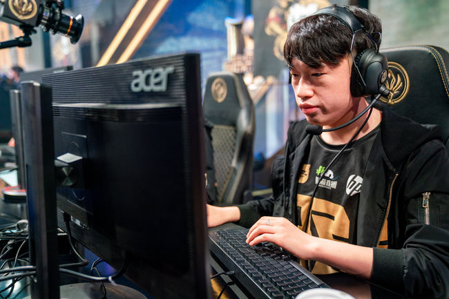 라이엇 게임즈 플리커.