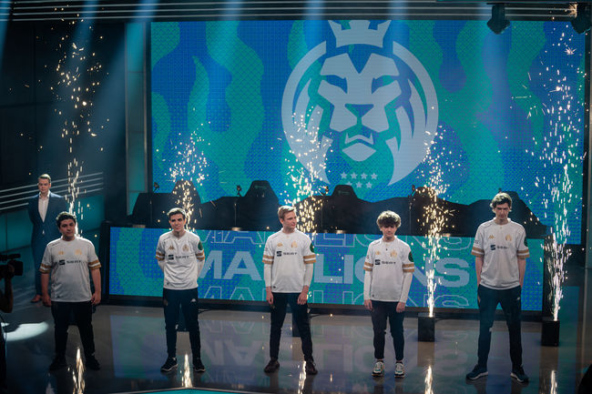 라이엇 게임즈 플리커.