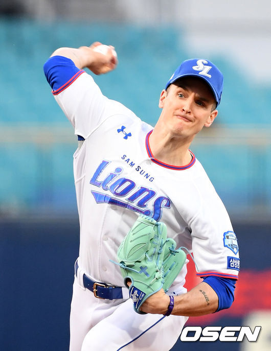 1회초 무사에서 삼성 선발투수 뷰캐넌이 역투하고 있다. /sunday@osen.co.kr