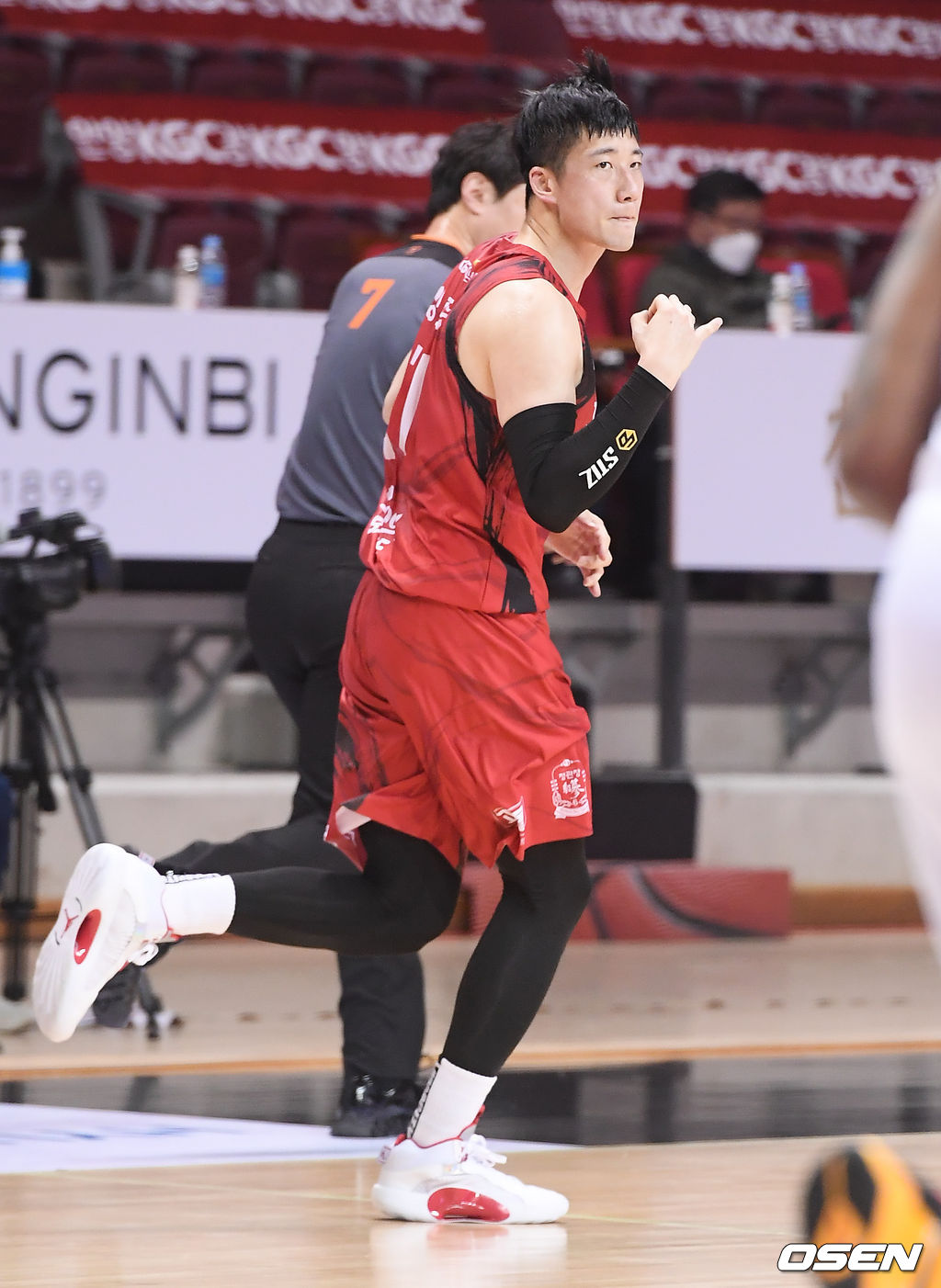 '2020-2021 현대모비스 프로농구' 6강 플레이오프,KGC 양희종이 3점슛 성공뒤 세리머니를 하고 있다./ soul1014@osen.co.kr