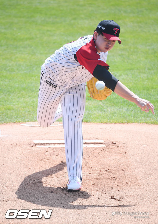 LG 선발투수 이민호가 역투하고 있다.  / soul1014@osen.co.kr