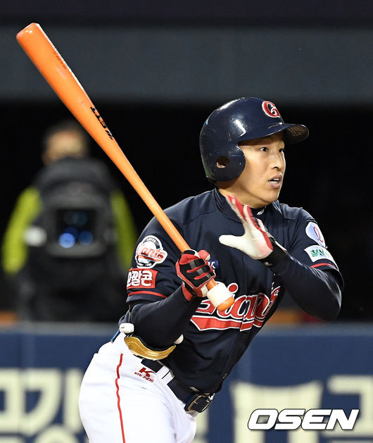 3회초 1사에서 롯데 손아섭이 내야안타를 날리고 있다. /jpnews@osen.co.kr