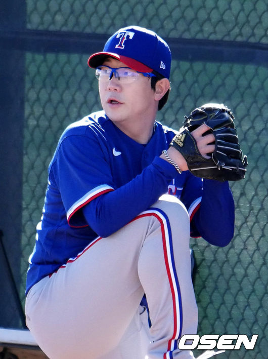 [OSEN=서프라이즈(미 애리조나주), 이사부 통신원]양현종이 불펜에서 라이브 피칭을 준비하고 있다. /lsboo@osen.co.kr