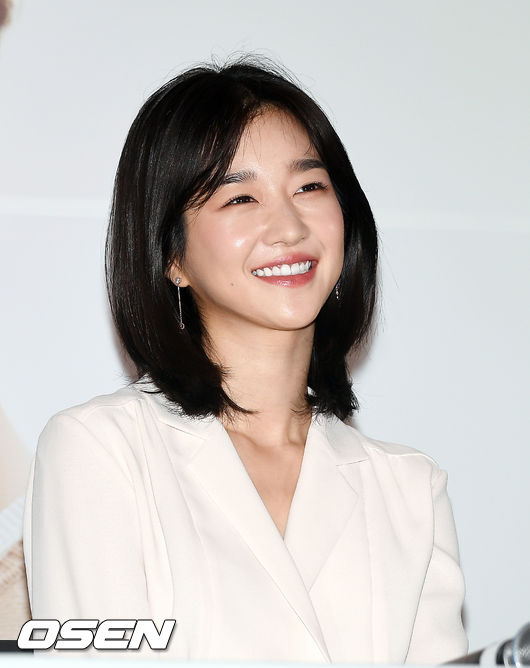 22일 오후 서울 CGV용산아이파크몰에서 진행된 영화 '기억을 만나다' 언론시사회 및 기자간담회에서 배우 서예지가 미소짓고 있다./ rumi@osen.co.kr