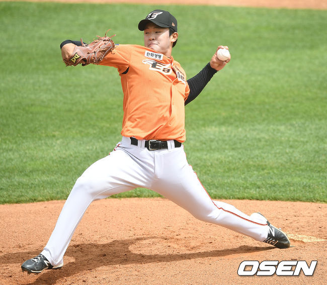 2회초 한화 이승관이 역투하고 있다. /youngrae@osen.co.kr 