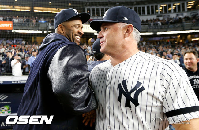 [사진] 뉴욕 양키스의 필 네빈 3루 코치(오른쪽) ⓒGettyimages(무단전재 및 재배포 금지)