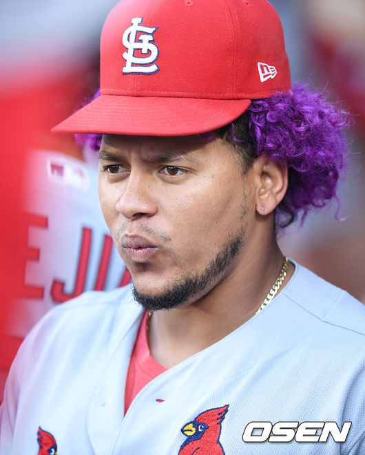 세인트루이스 마르티네스가 경기를 지켜보고 있다. / youngrae@osen.co.kr