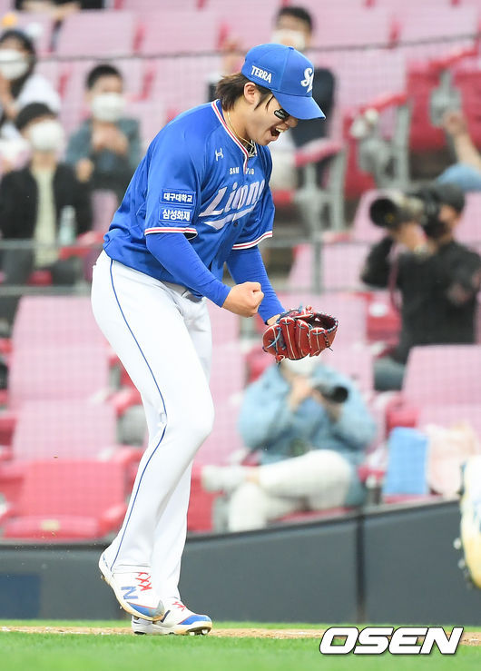 24일 광주기아챔피언스필드에서 '2021 신한은행 SOL KBO 리그' KIA 타이거즈와 삼성 라이온즈의 경기가 진행됐다.5회말 병살로 이닝을 종료시킨 삼성 원태인 선발투수가 포효하며 환호하고 있다. / soul1014@osen.co.kr