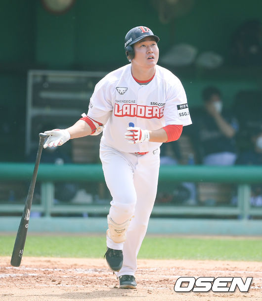 2회초 SSG 정진기가 솔로홈런을 날리고 있다. / soul1014@osen.co.kr
