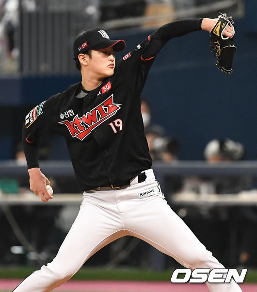 1회말 KT 선발 배제성이 힘차게 공을 뿌리고 있다. / dreamer@osen.co.kr