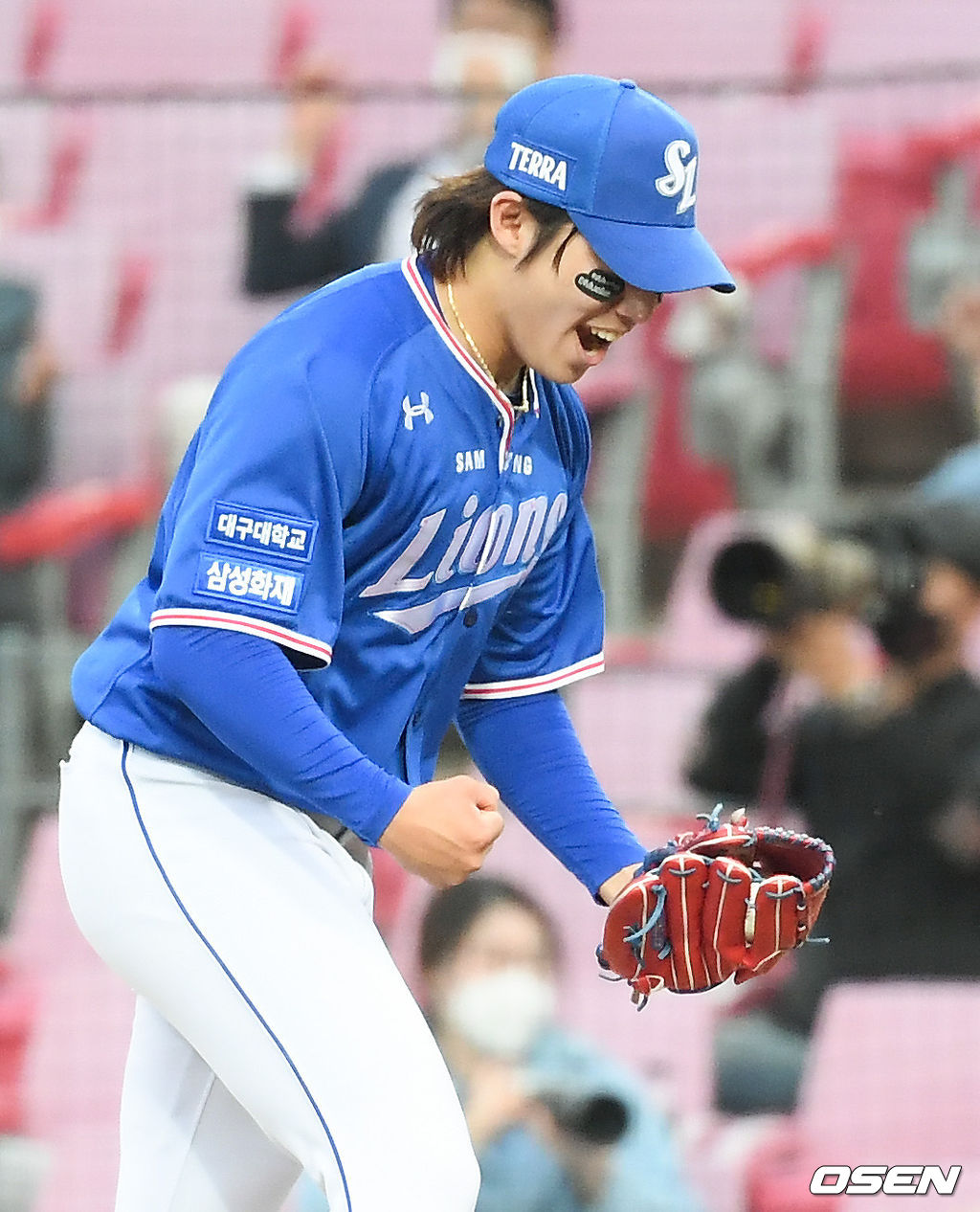 24일 광주기아챔피언스필드에서 '2021 신한은행 SOL KBO 리그' KIA 타이거즈와 삼성 라이온즈의 경기가 진행됐다.5회말 병살로 이닝을 종료시킨 삼성 원태인 선발투수가 포효하며 환호하고 있다. / soul1014@osen.co.kr