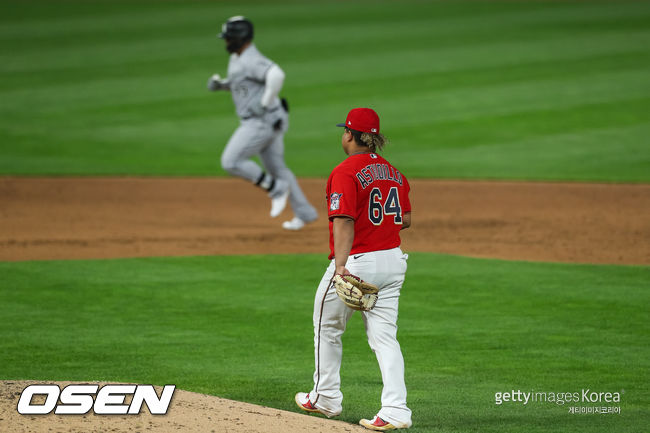 [사진] 21/5/18/ 메르세데스가 9회 15-4로 앞선 상황에서 볼카운트 3볼에서 아스투릴로의 76km 아리랑볼을 때려 홈런을 기록했다.  ⓒGettyimages(무단전재 및 재배포 금지)